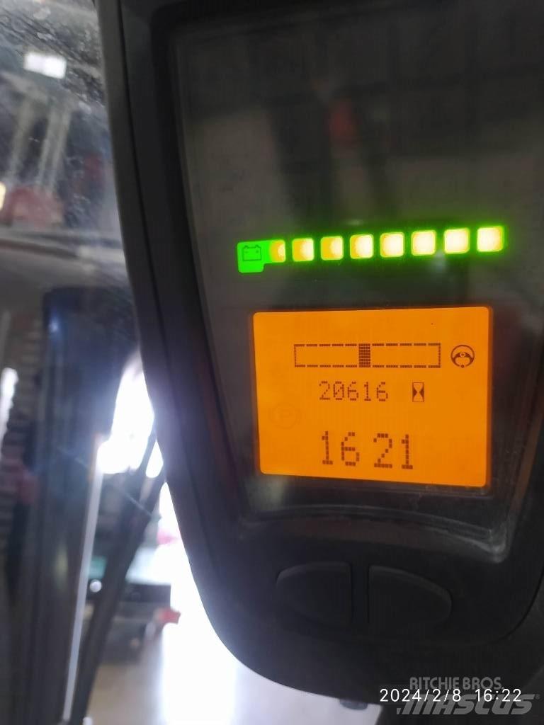 Linde E30/600 Akumulátorové vozíky