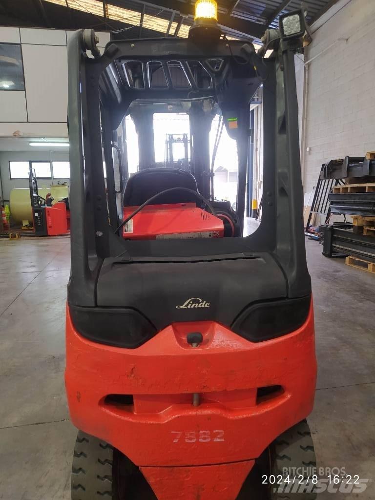 Linde E30/600 Akumulátorové vozíky
