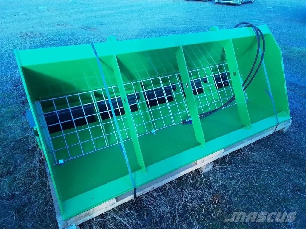 Sami SL-2300 Sypače písku a soli