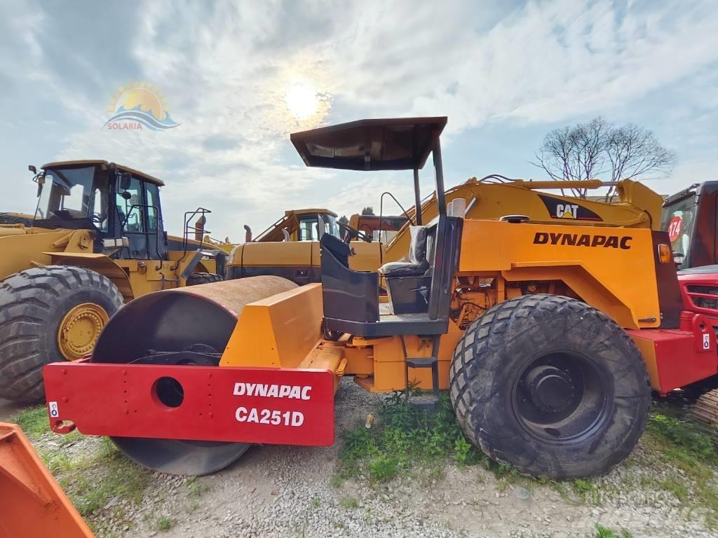 Dynapac CA 251 D Tahačové válce