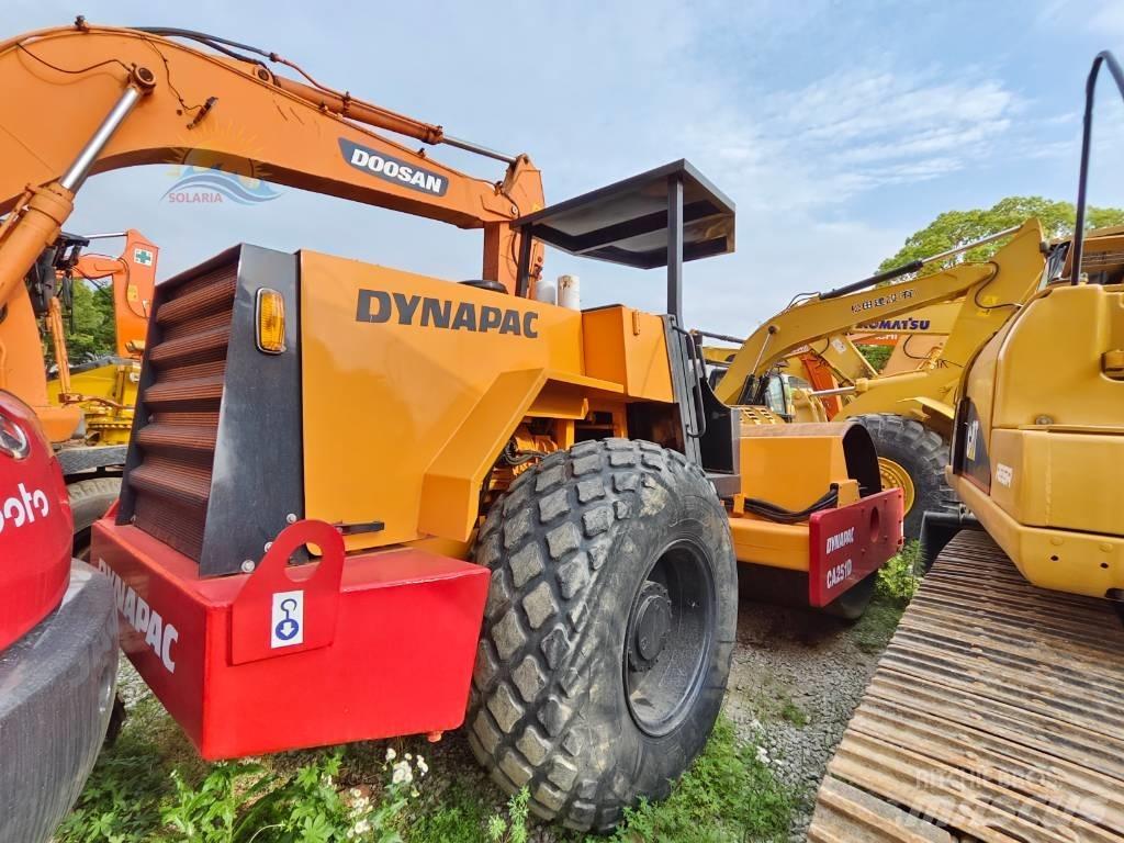 Dynapac CA 251 D Tahačové válce