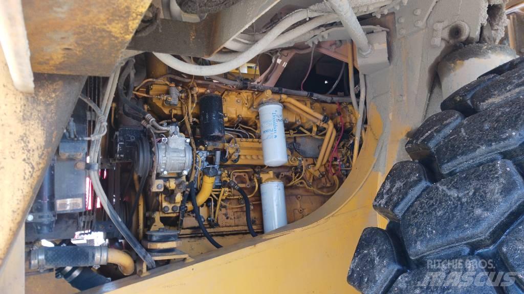 Komatsu 405 Pevné dempry