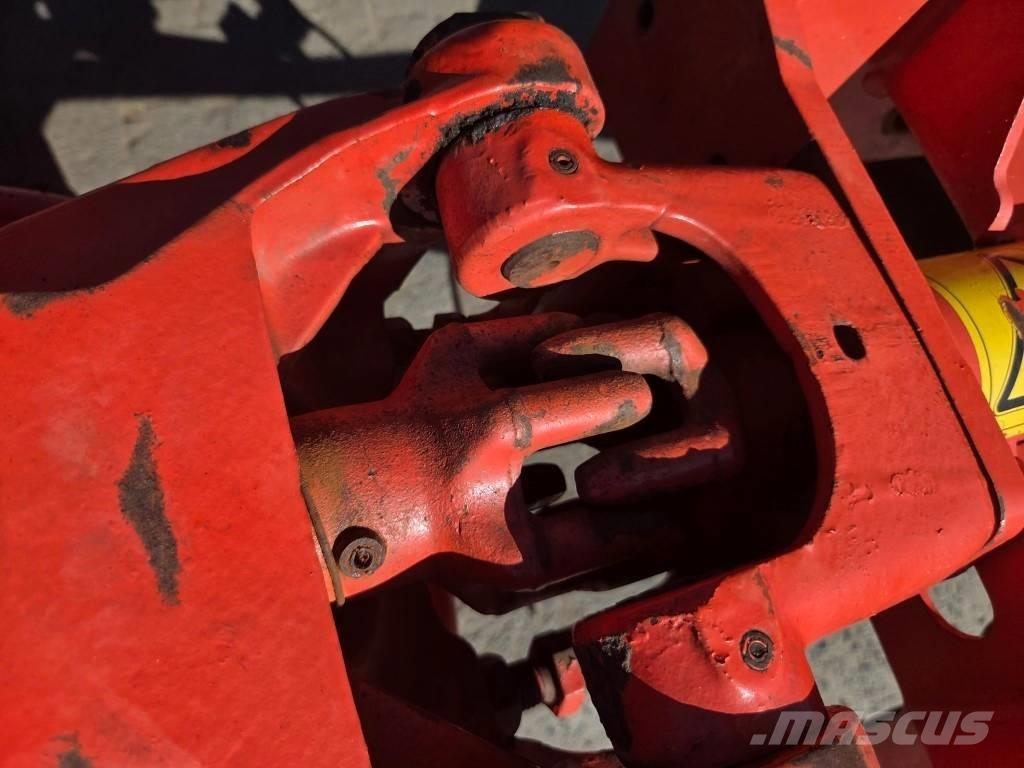 Kuhn GF 7601 MHO Obraceče a shrabovače sena