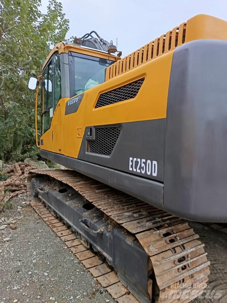 Volvo EC 250 Pásová rýpadla