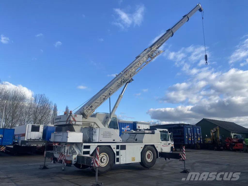 Liebherr LTM1030 Univerzální terénní jeřáby