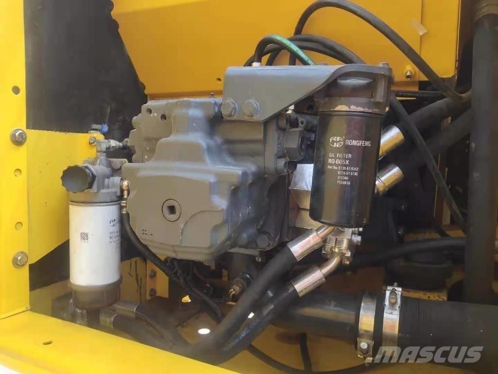 Komatsu 220-8 Pásová rýpadla