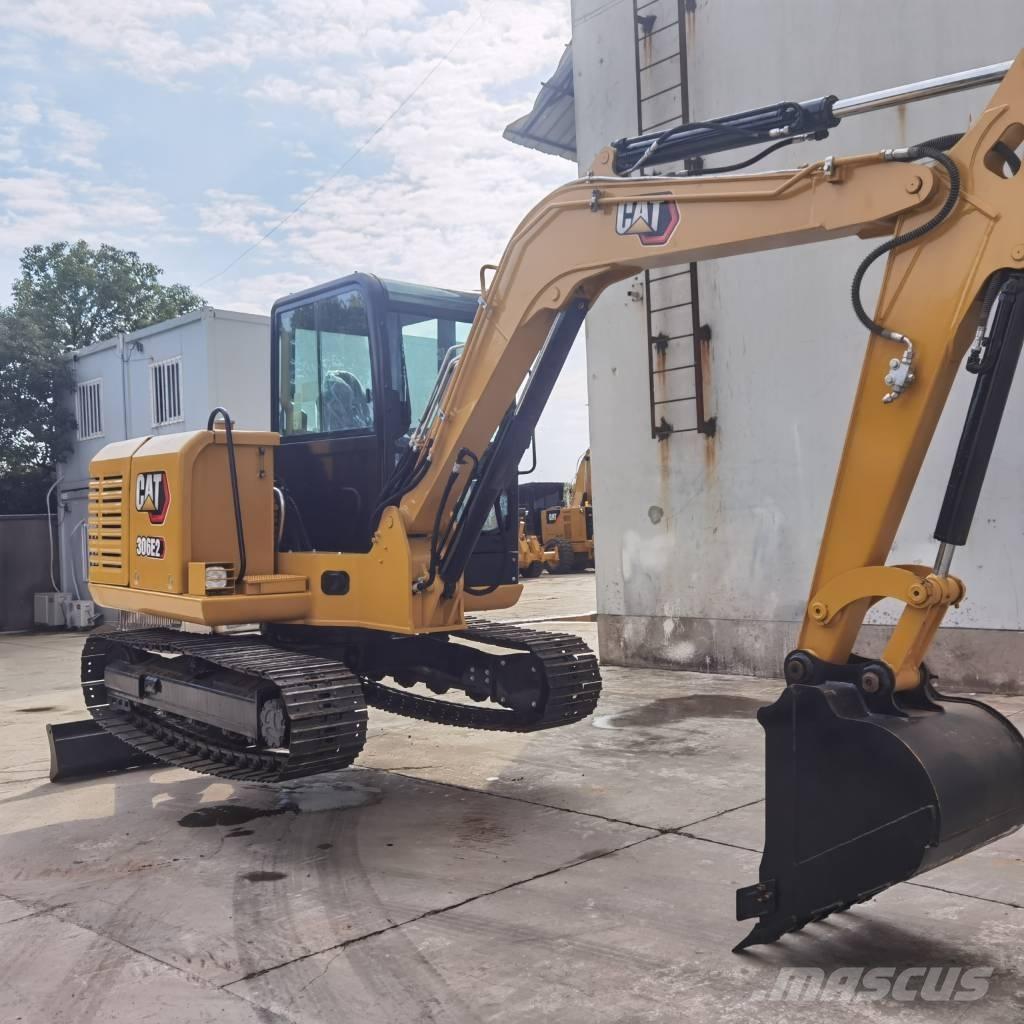 CAT 306E2 Mini rýpadla < 7t