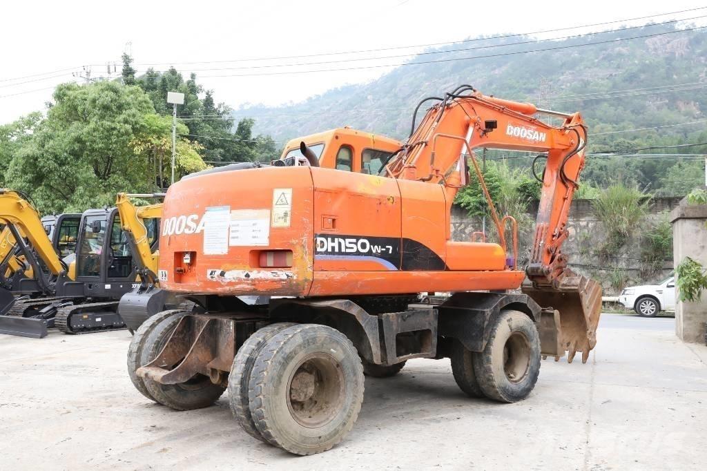 Doosan DH 150 W-7 Kolová rýpadla