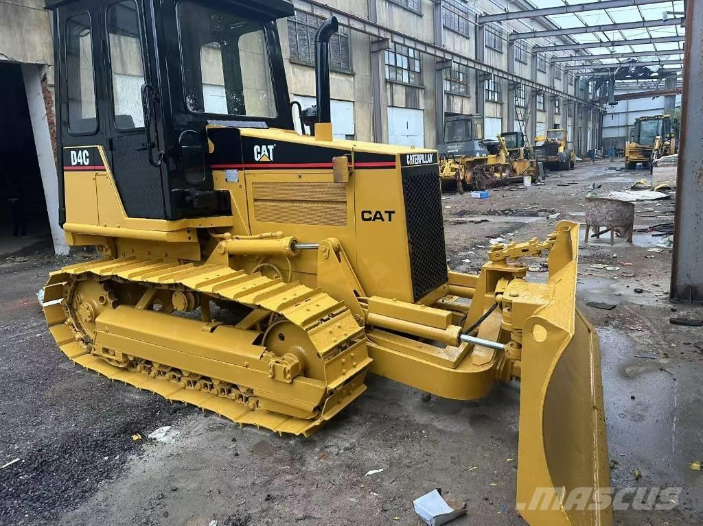 CAT D 4 C Pásové dozery