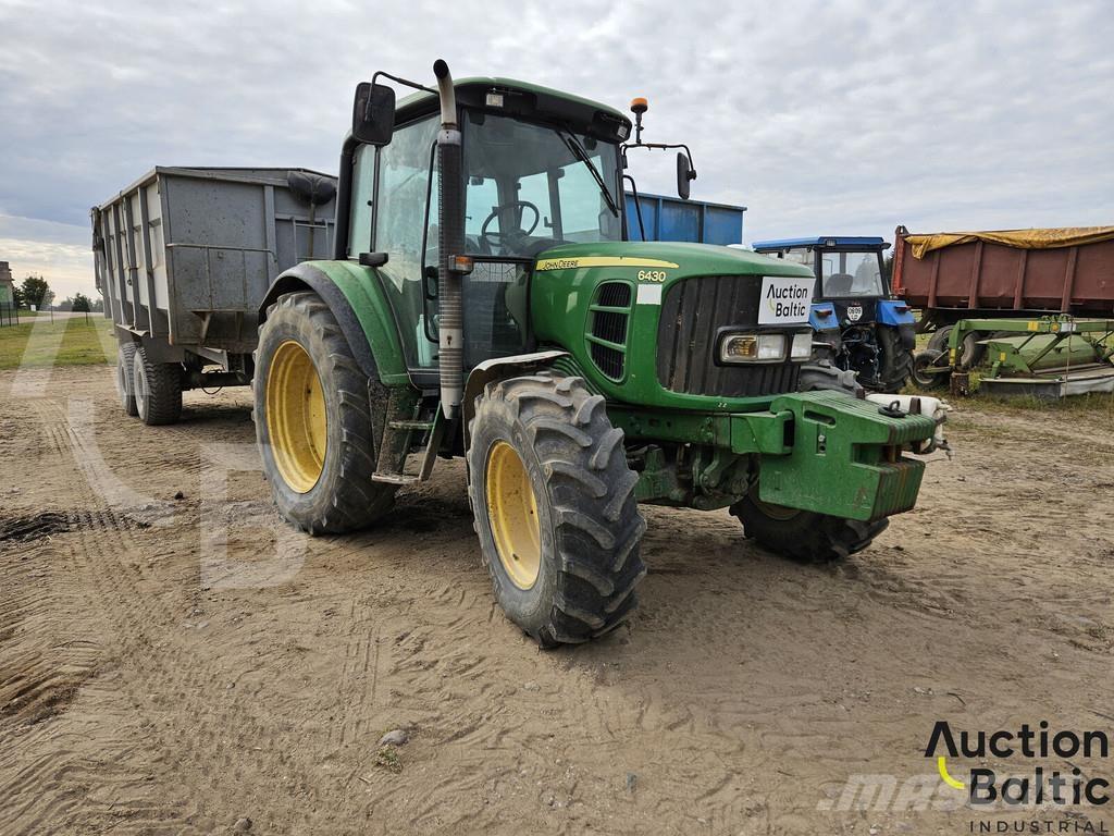 John Deere 6430 Traktory