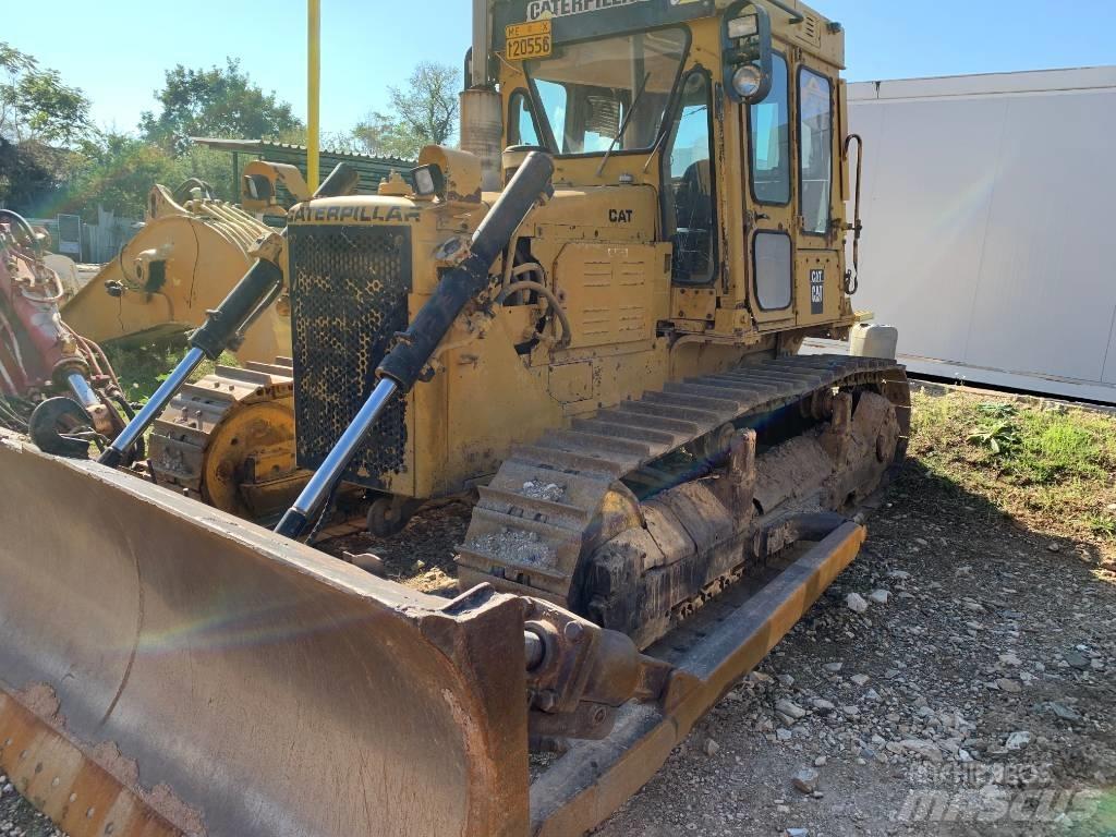 CAT D5B Pásové dozery