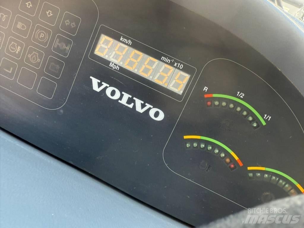 Volvo L 30 B, L30 Kolové nakladače