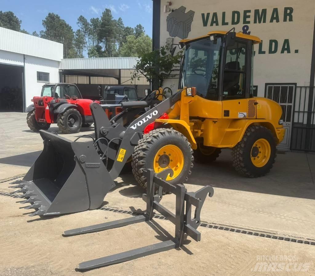 Volvo L 30 B, L30 Kolové nakladače