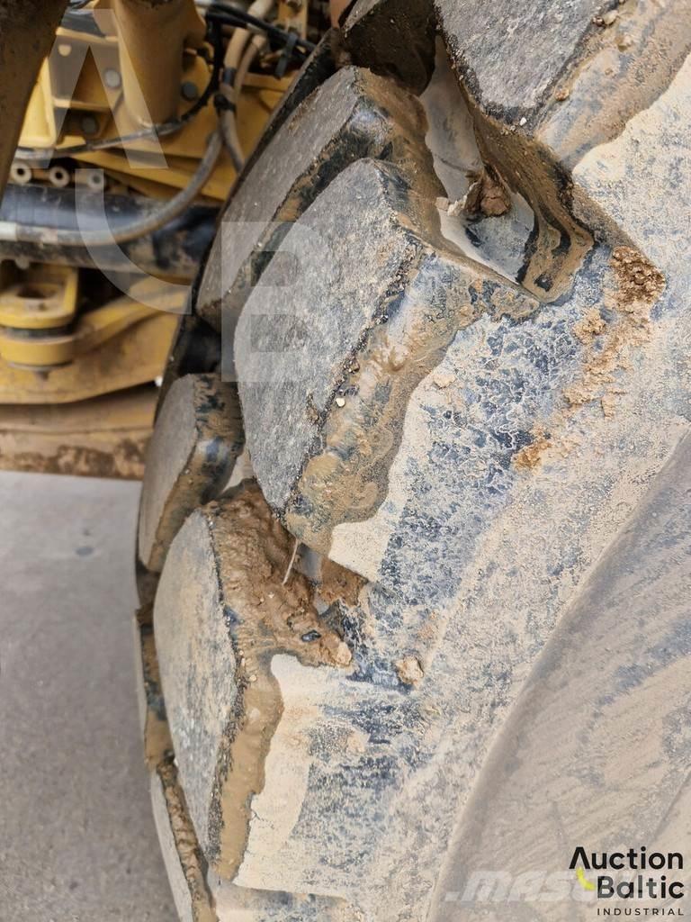 CAT 735C Kloubové dempry