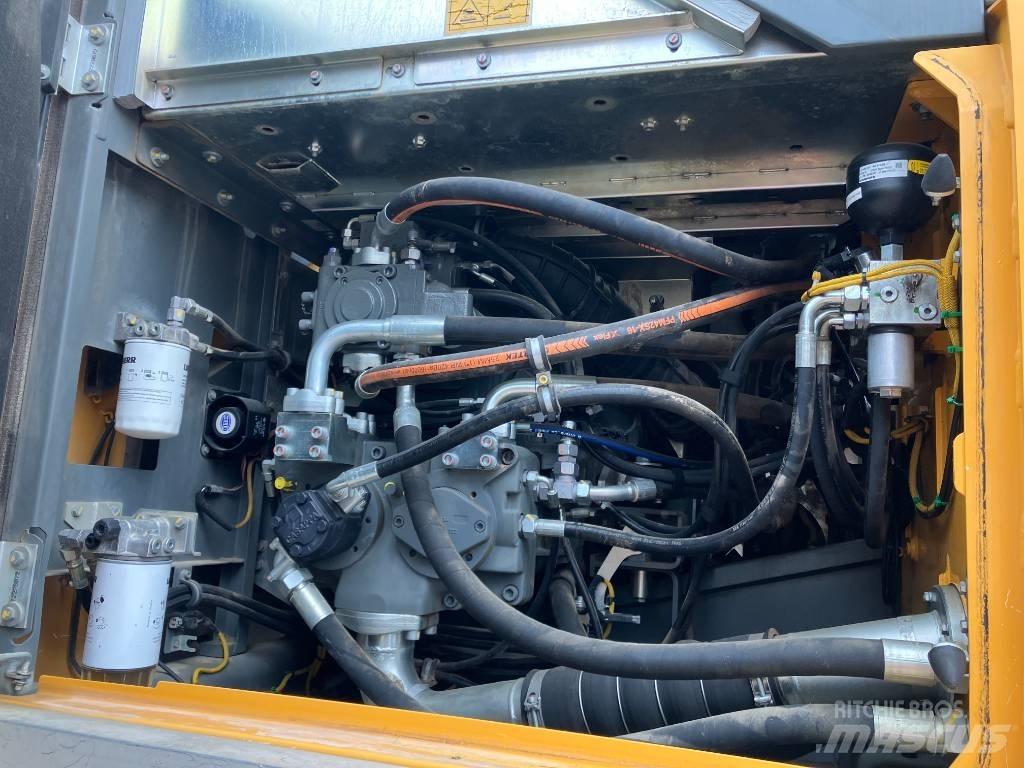 Liebherr R 945 Pásová rýpadla