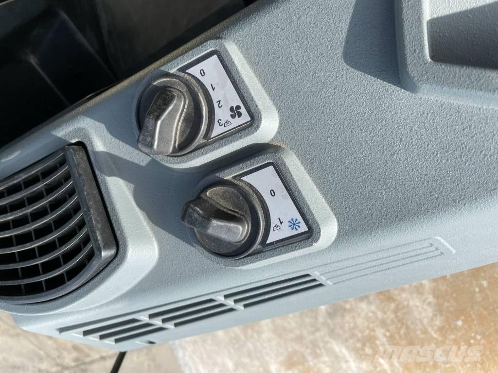 Bomag BW 213 D-5 Tahačové válce