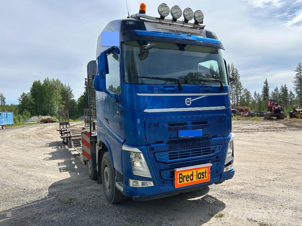 Volvo FH 500 Nákladní automobily pro přepravu lesních strojů