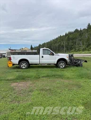 Ford F 350 Další