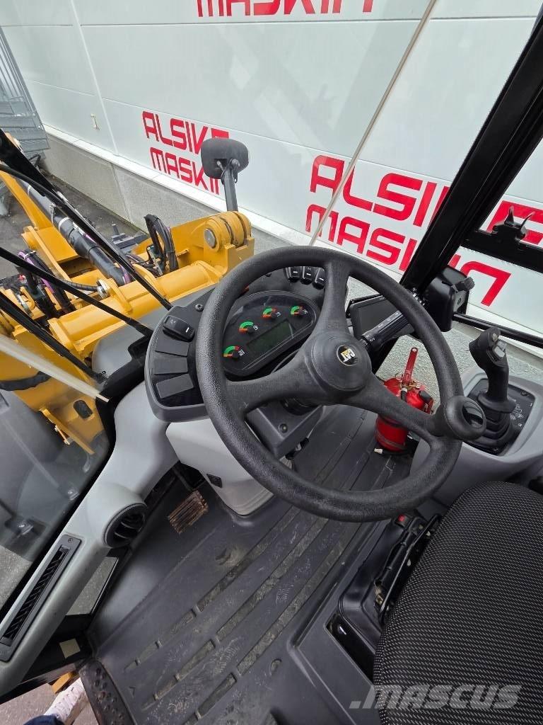 CAT 906 Kolové nakladače