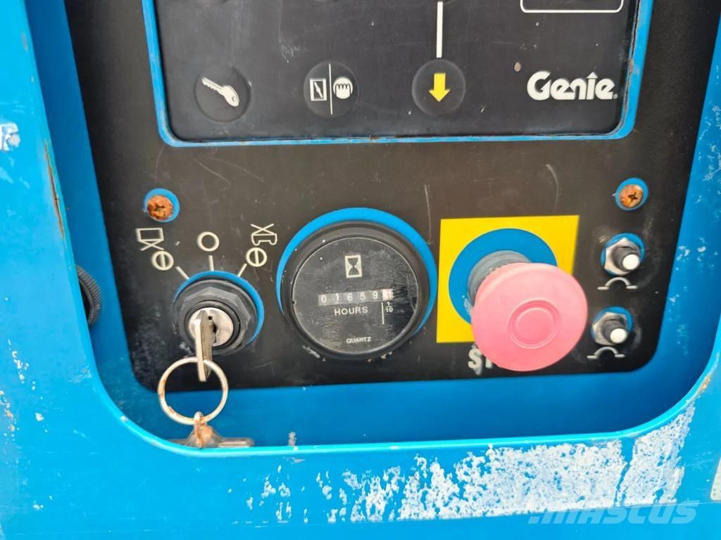 Genie GS 3369 4x4 Nůžková zvedací plošina