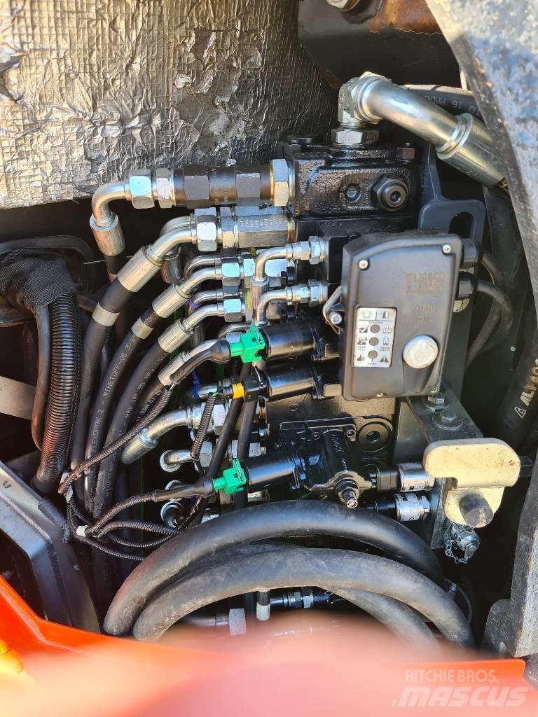 Eurocomach ES 90 UR Midi rýpadla 7t - 12t