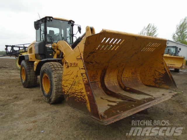 CAT 938M Kolové nakladače