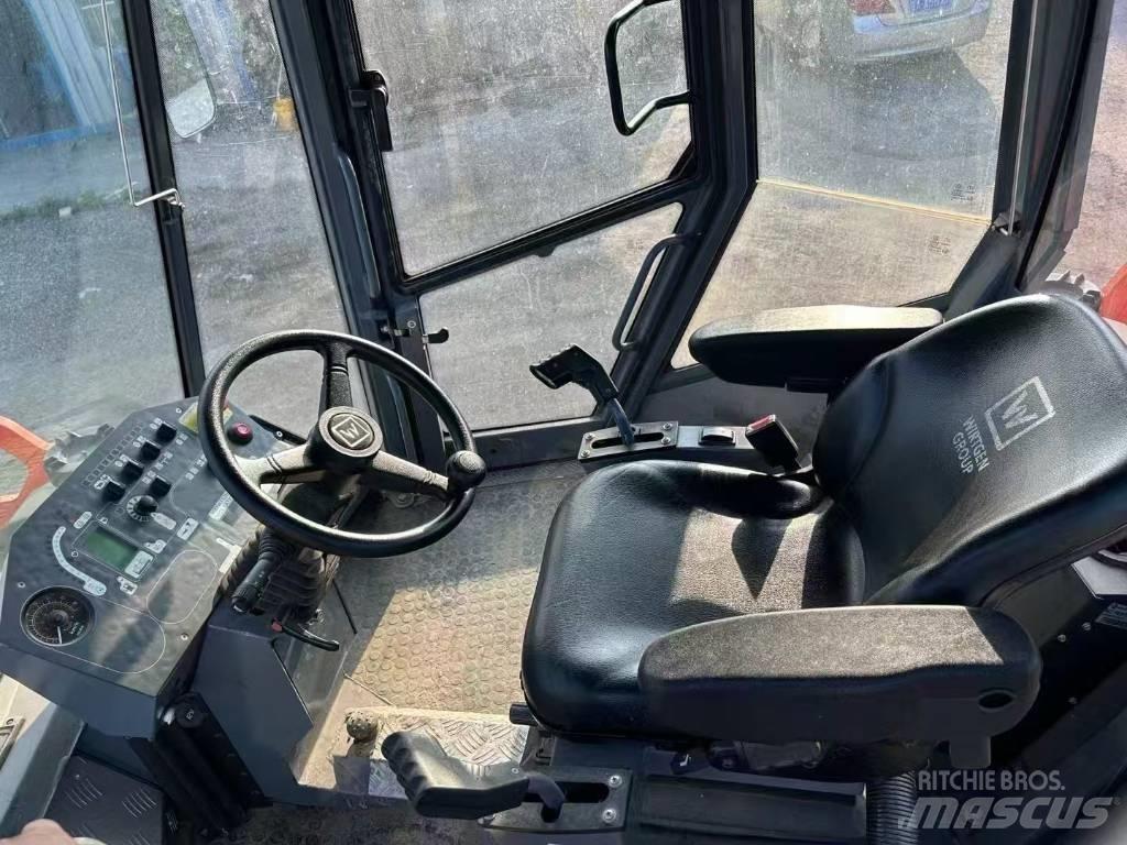 Bobcat S 300 Smykem řízené nakladače