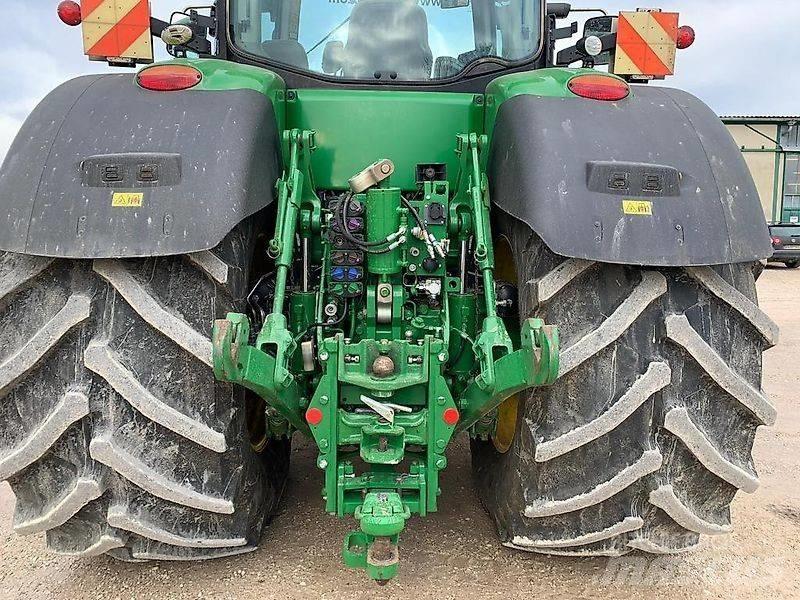 John Deere 8400R Traktory