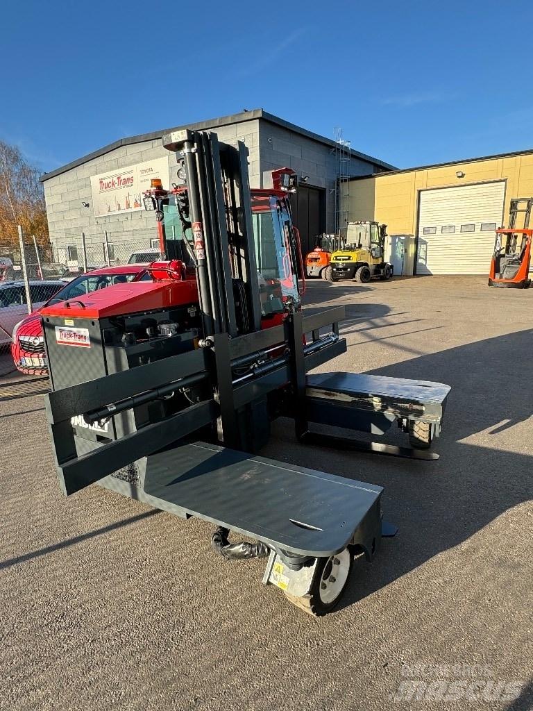 Combilift C3000ET 4 cestní vysokozdvižné vozíky