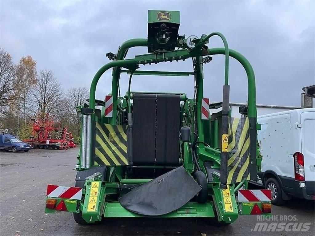 John Deere C451R Lis na válcové balíky