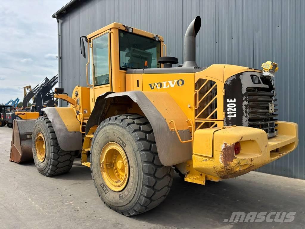 Volvo L120E Kolové nakladače