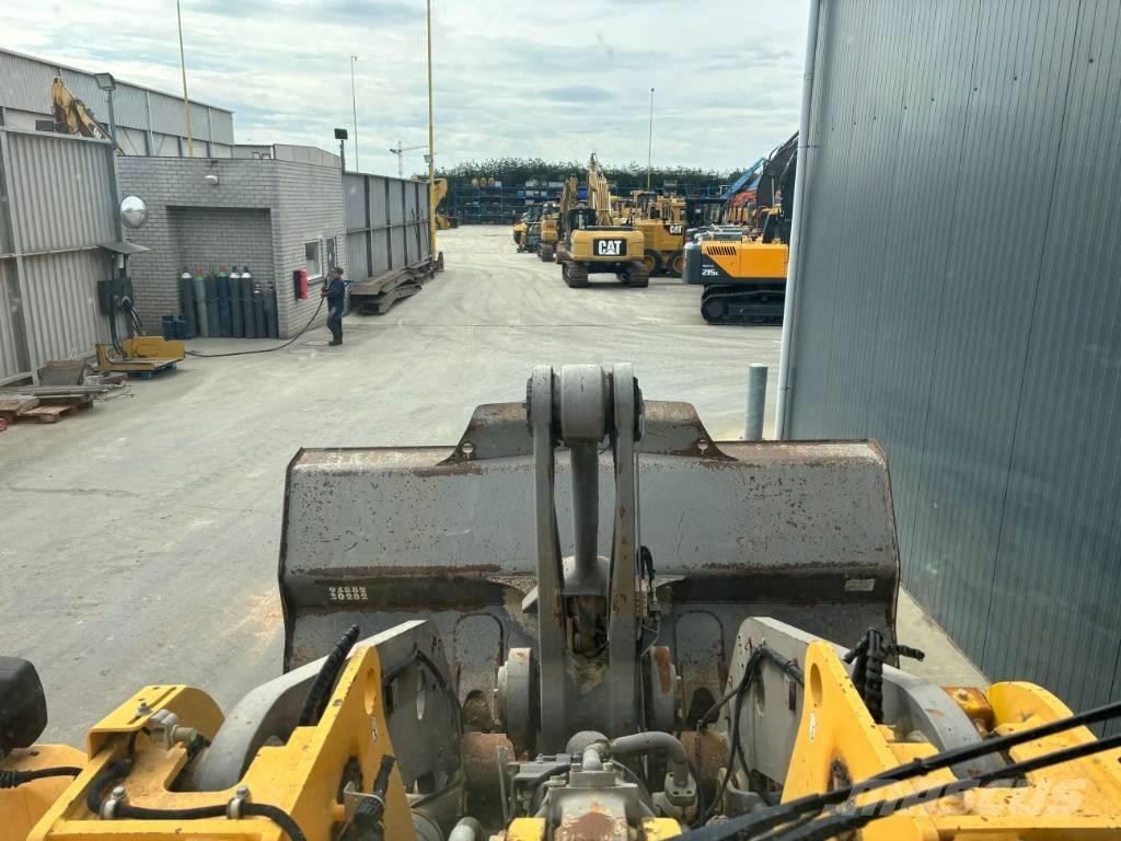 Volvo L120E Kolové nakladače