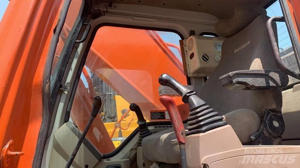 Doosan DH 300 LC-7 Pásová rýpadla