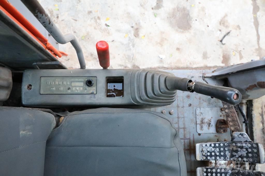 Hitachi ZX 200 LC-3 Pásová rýpadla