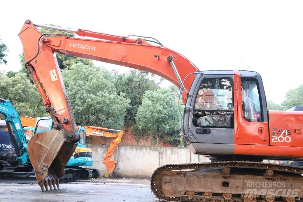 Hitachi ZX 200 LC-3 Pásová rýpadla