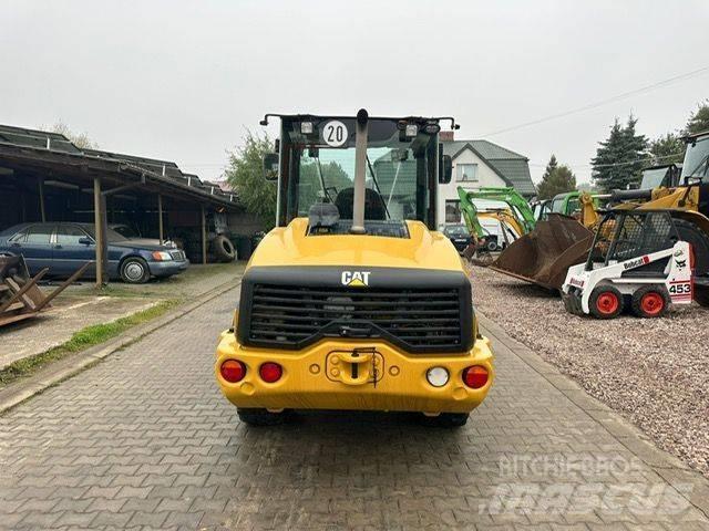 CAT  906M Kolové nakladače