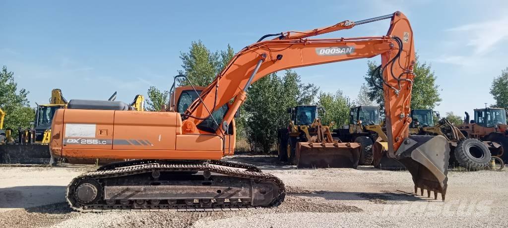 Doosan DX 255 LC Pásová rýpadla