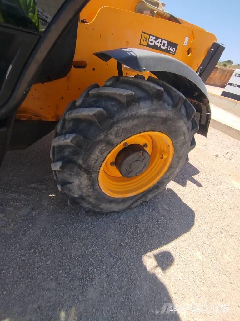JCB 540-140 Teleskopické manipulátory