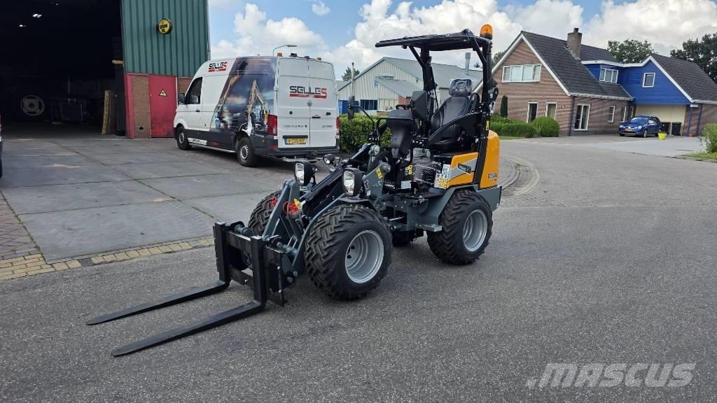 GiANT G 1500 X-tra Kolové nakladače