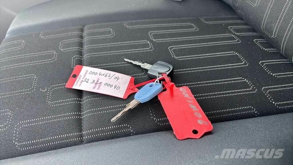 Unimog U423 Nákladní vozidlo bez nástavby