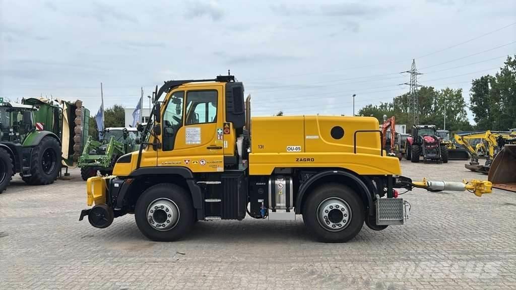 Unimog U423 Nákladní vozidlo bez nástavby