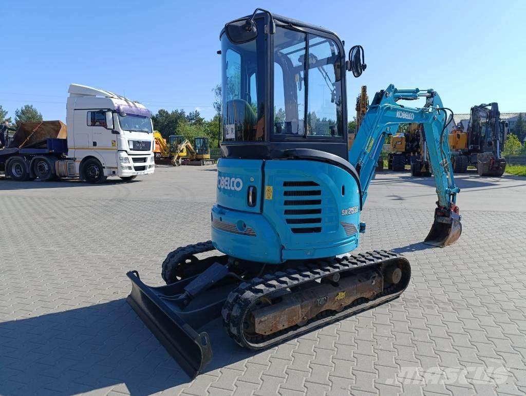 Kobelco SK25SR-6 Mini rýpadla < 7t
