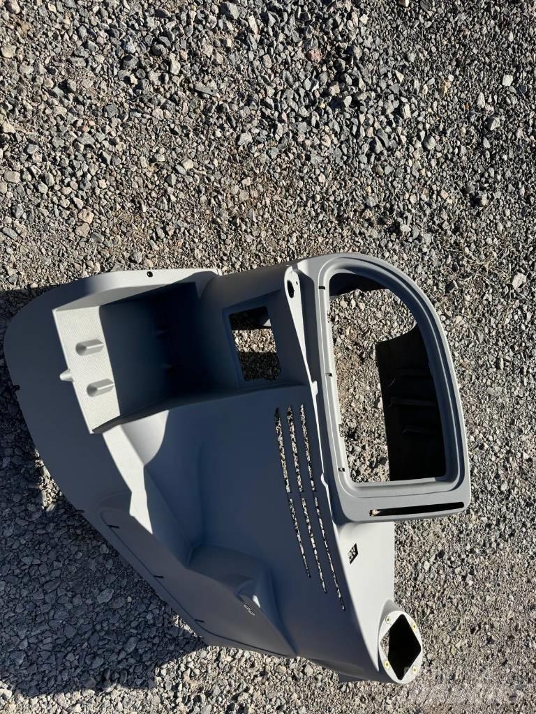 JCB 3 CX Side Panel Kabiny a interiér