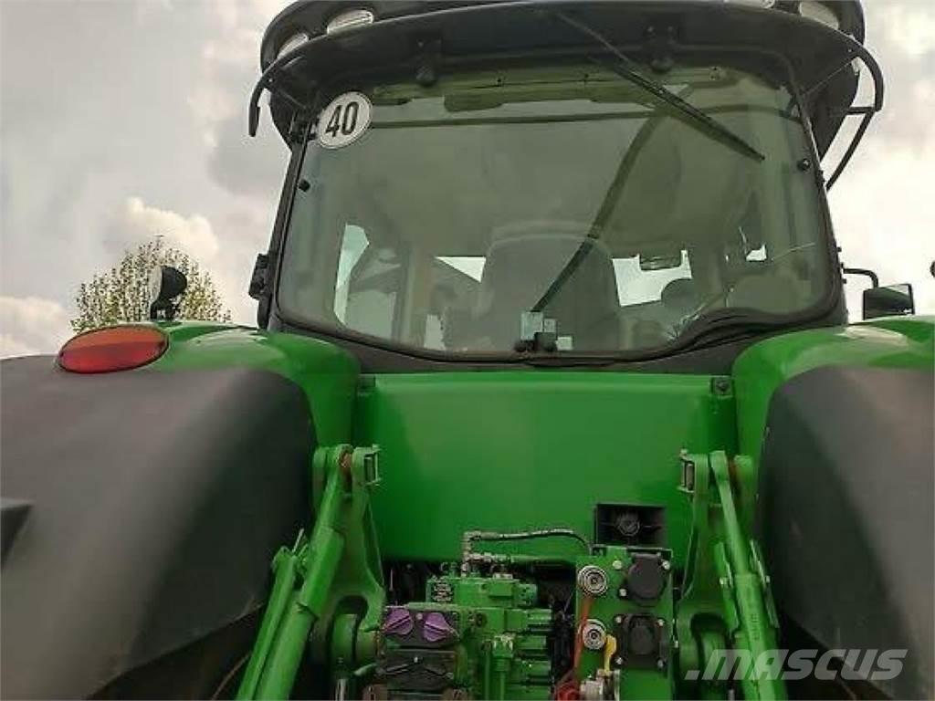 John Deere 8320R Traktory