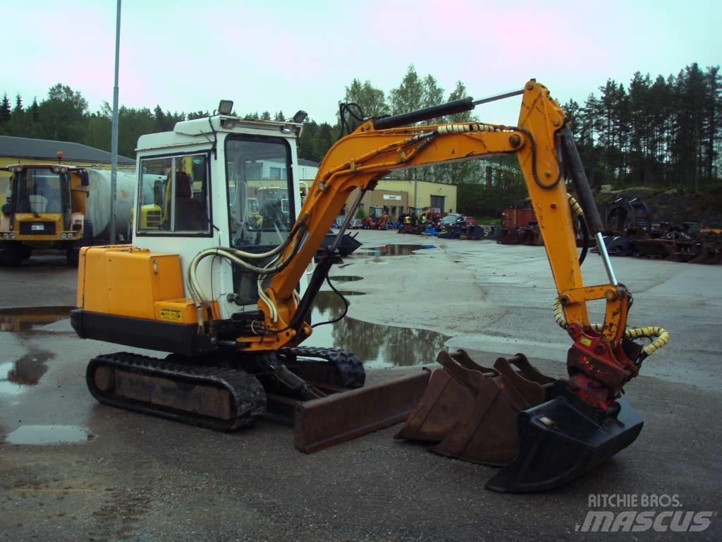 Hanix N 350-2 Mini rýpadla < 7t