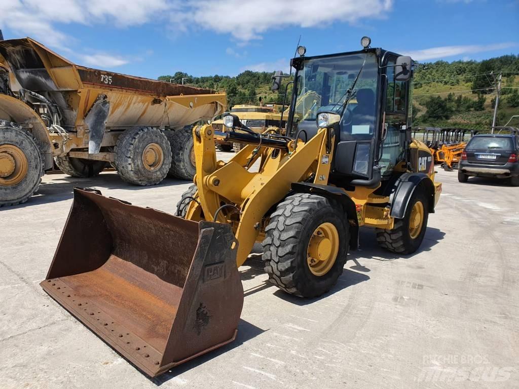 CAT 907 H Kolové nakladače