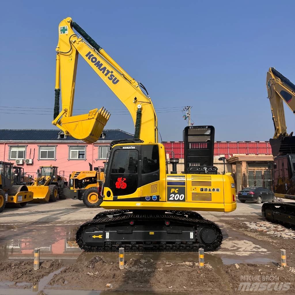 Komatsu PC 200-8 Pásová rýpadla