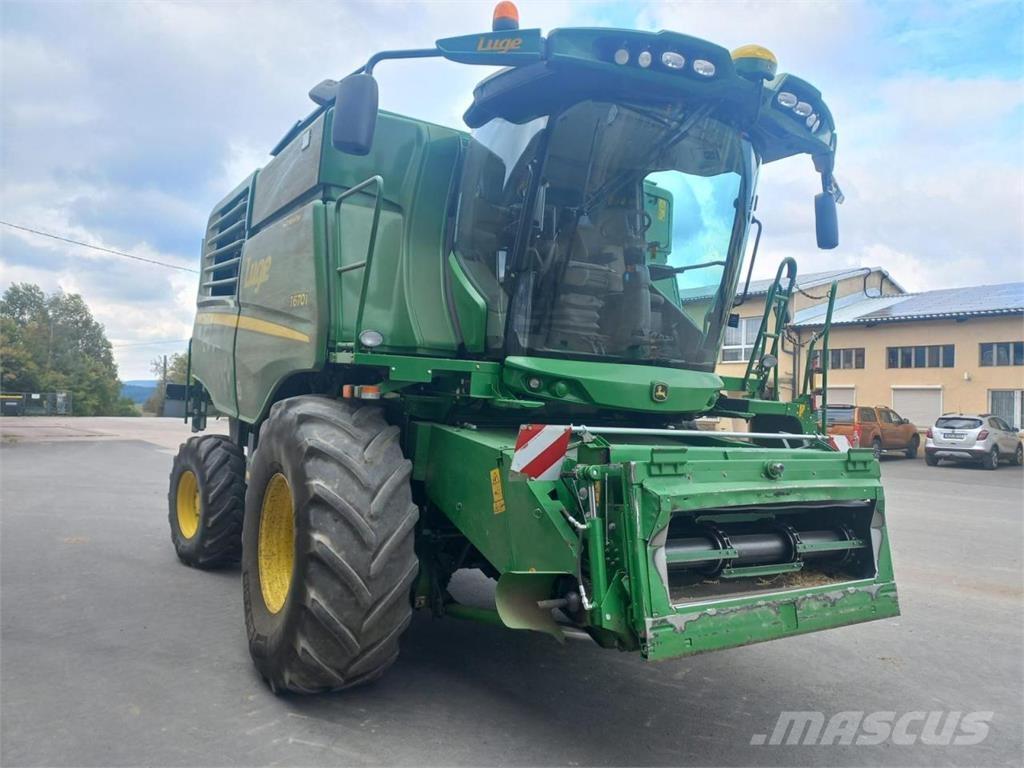 John Deere T670 HM Sklízecí mlátičky