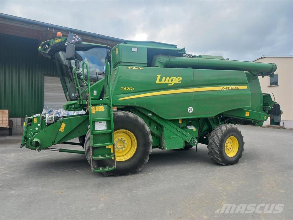 John Deere T670 HM Sklízecí mlátičky