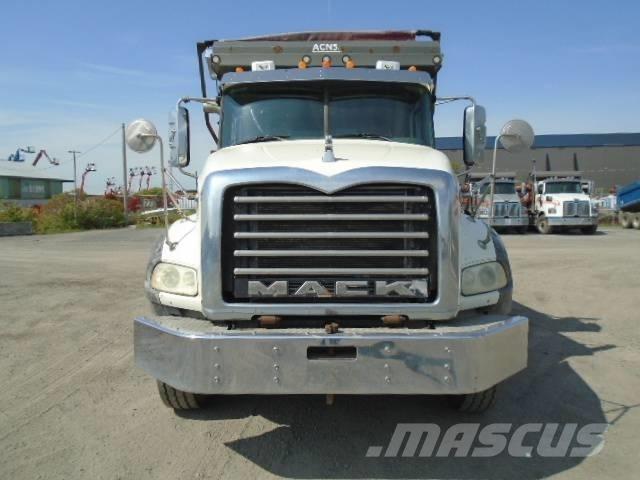 Mack GU813 Sklápěče